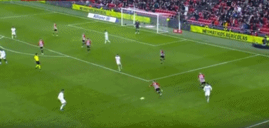 别把跑车当坦克！莱奥转型中锋，是补了短板却废了武功？