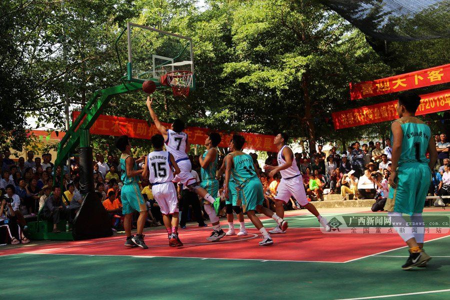 记者：萨拉赫确定不会随队出战国米，预计周六对阵布莱顿复出