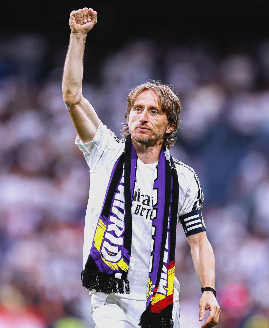 状元缺阵贝恩砍37分，吉迪22+9+6+8失误，魔术15分逆转送公牛4连败