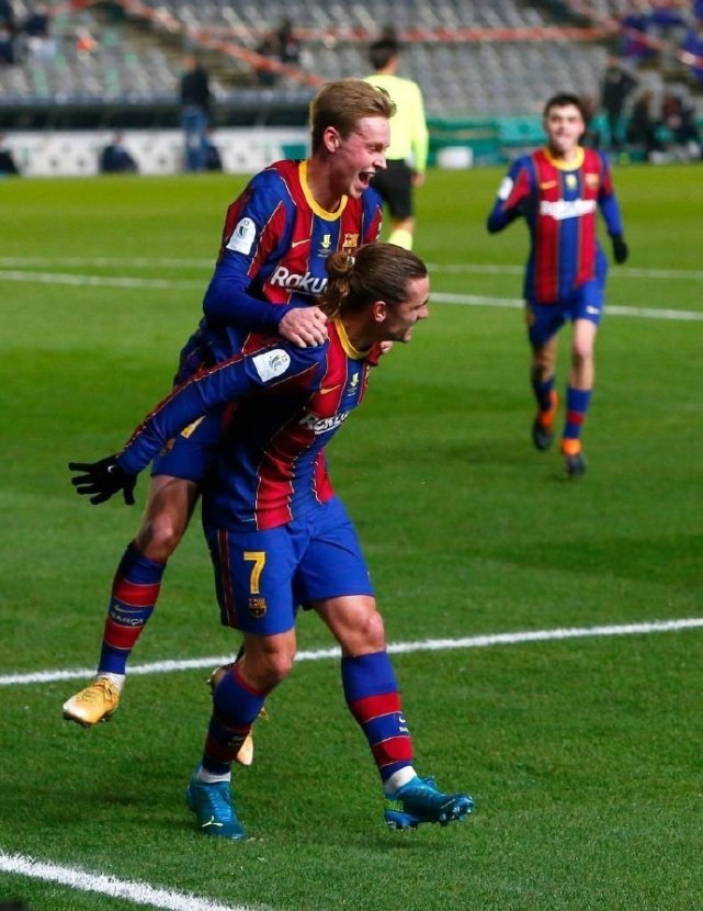 获体育传奇奖！托雷斯：感谢马德里足协，我对此感到无比自豪