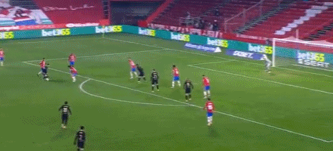 我来我征服，梅西来迈阿密时球队为联赛垫底，如今拿下总冠军