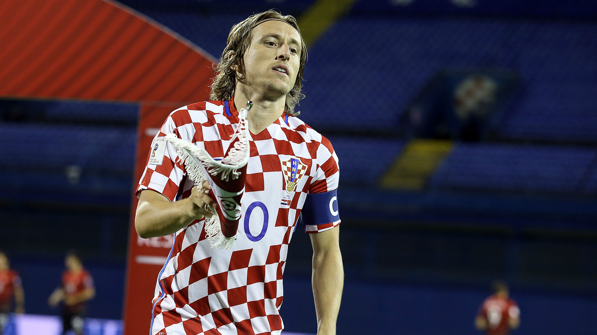 杜克兰特连续得分，全队士气高涨